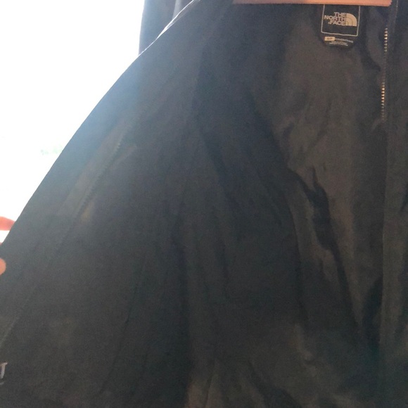 BLACK North Face rain coat - Picture 5 of 6